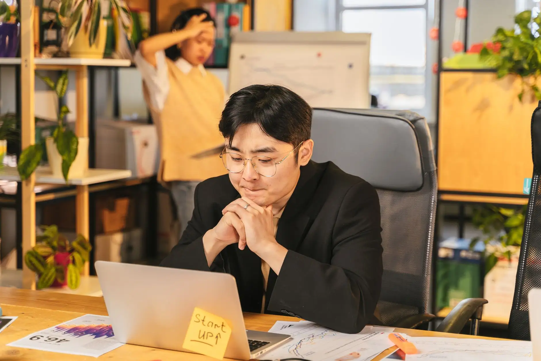 点光源与轮廓灯在商业建筑亮化中的选型对比与应用趋势