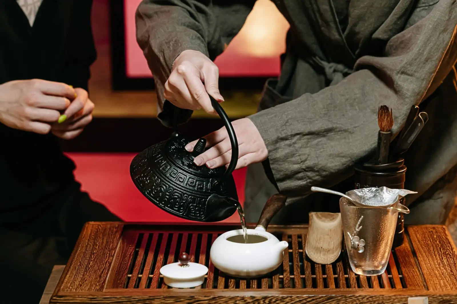 重庆桥梁夜景亮化工程中轮廓灯与点光源的搭配设计要点