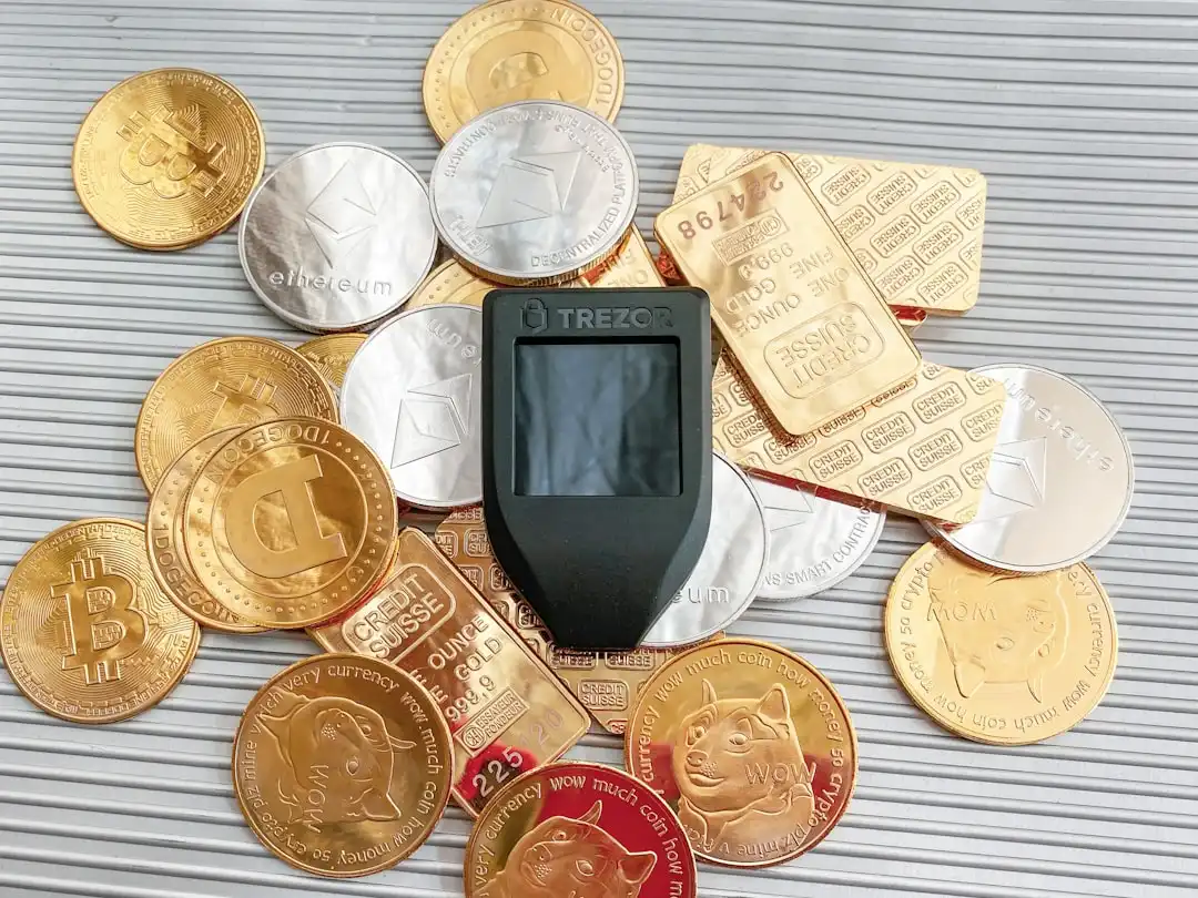 点光源与轮廓灯在商业建筑亮化中的选型对比与应用建议
