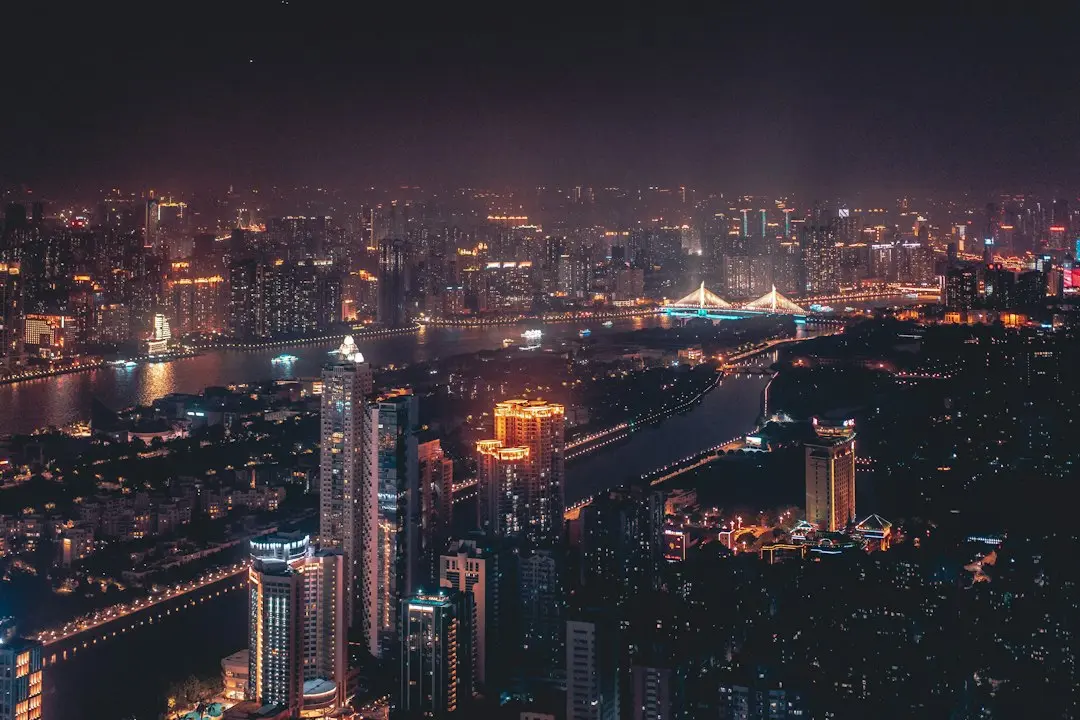 西南地区楼体亮化工程的照明设计要点与技术趋势