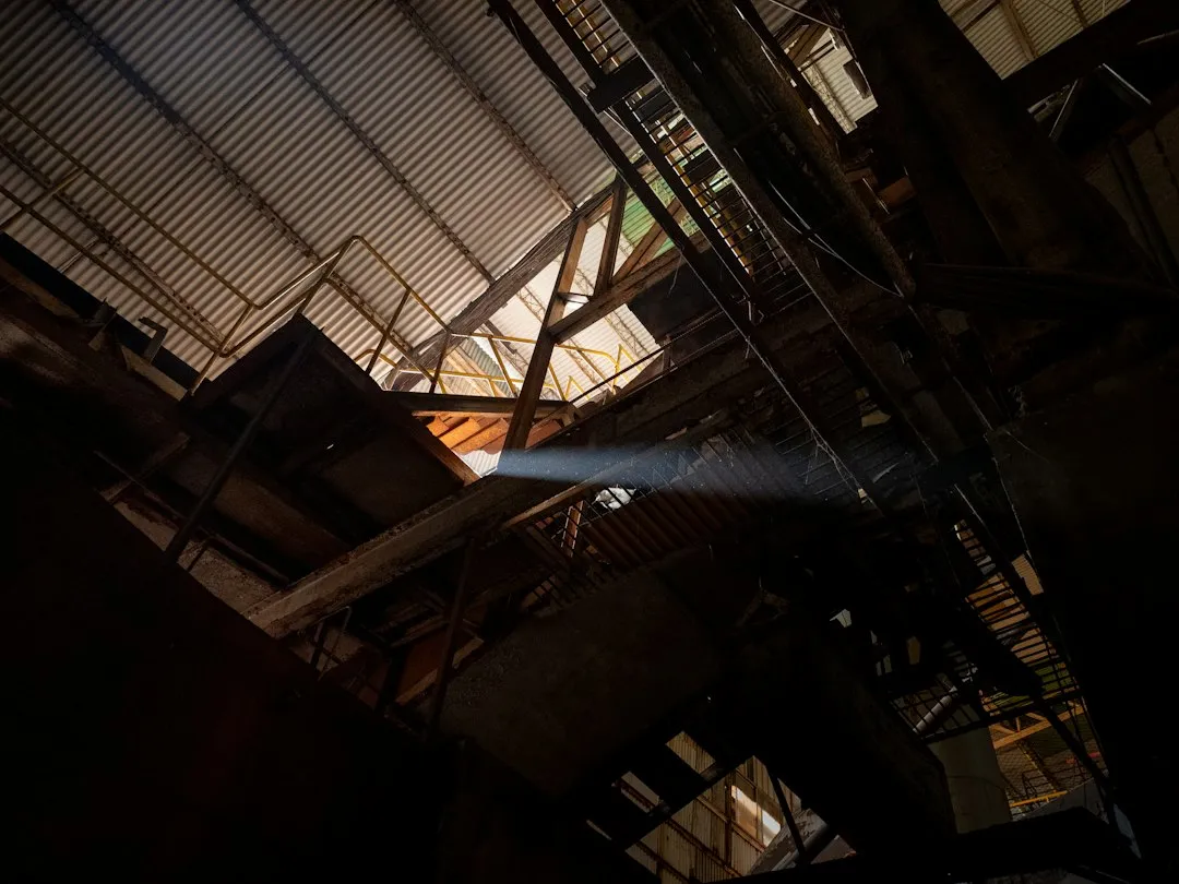 夜景亮化工程中轮廓灯与点光源的选型对比分析